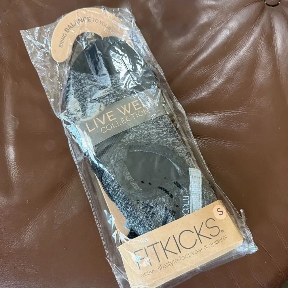 NEW FITKICKS Womens Outdoor yoga beach foldable active Footwear Small 5.5-6.5